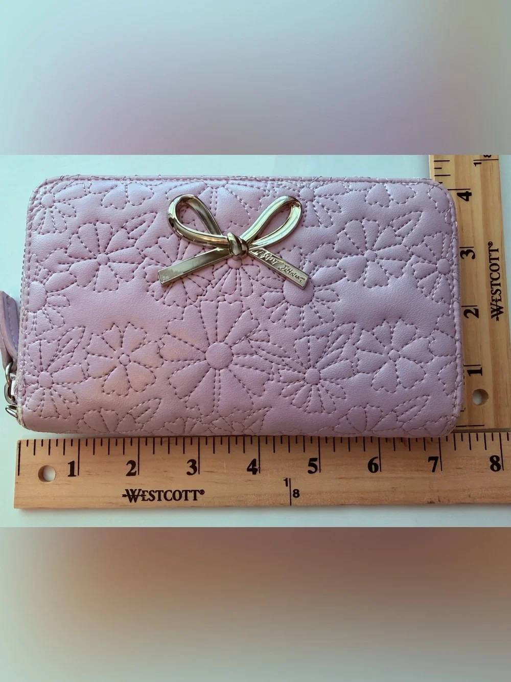 Betsey Johnson Quilted Flower Lilac Purple Zip Around Wallet Wristlet